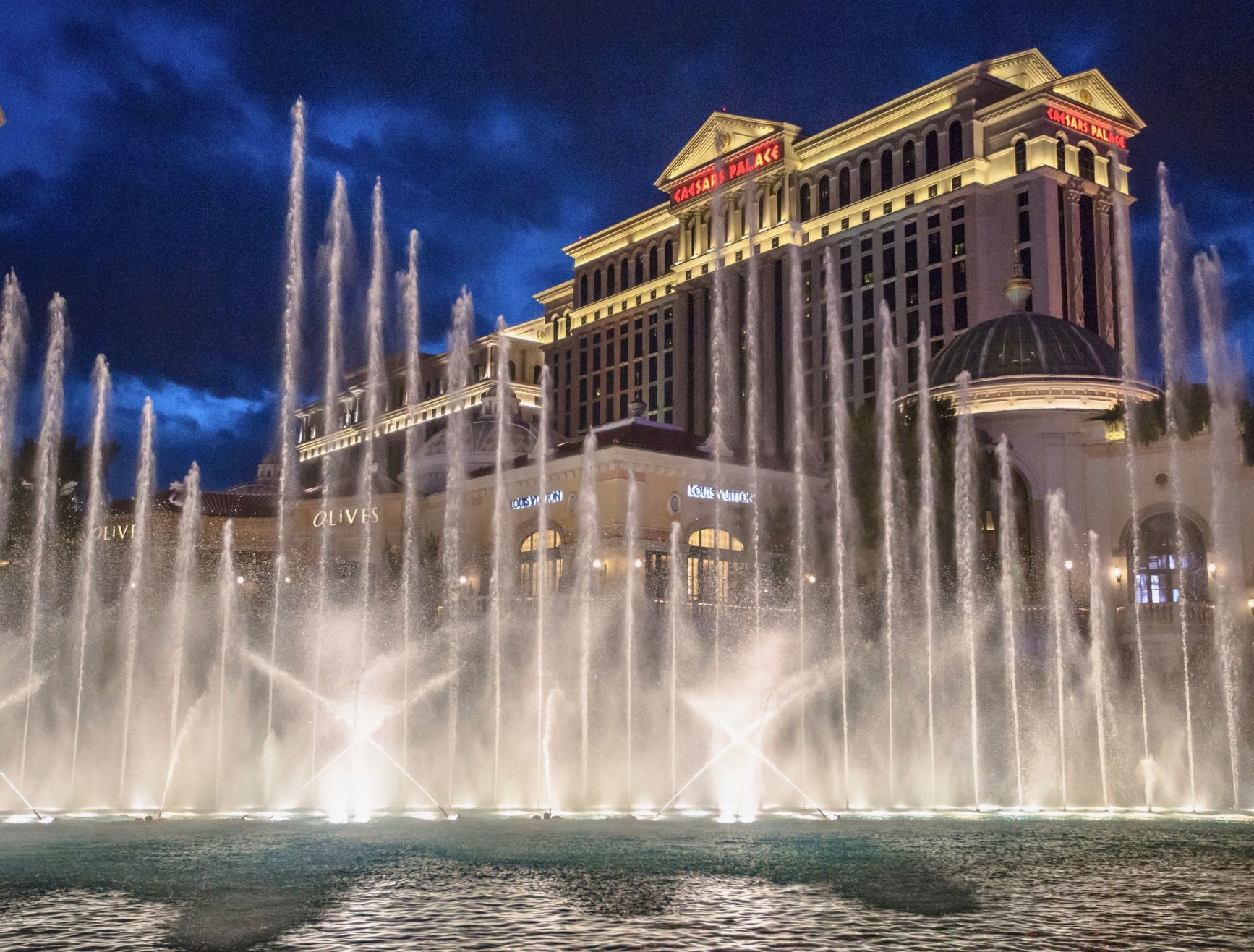 what casino is owned by caesars
